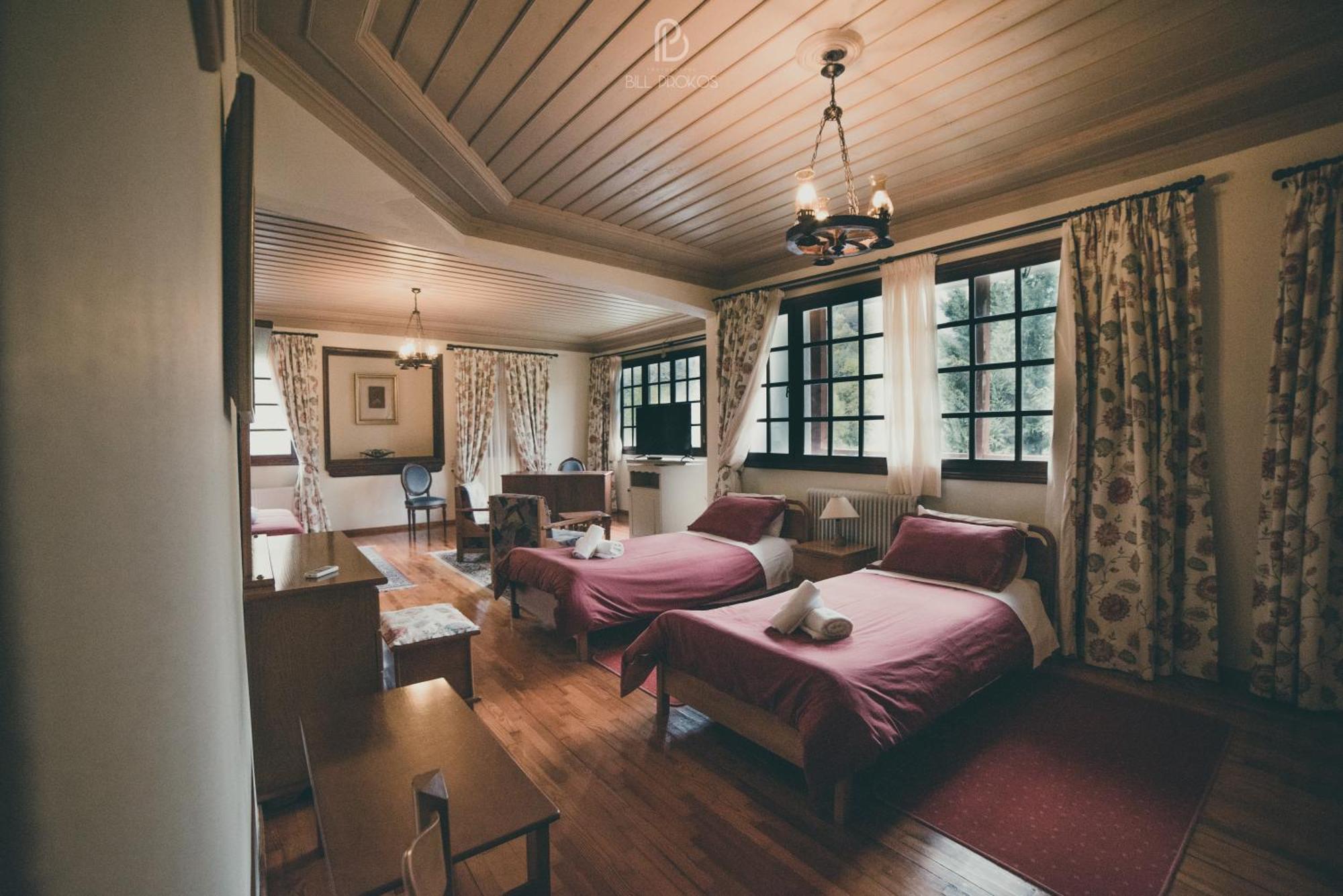 Bourazani Wild Life Resort Konitsa Phòng bức ảnh